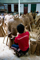 Fabrication des guerriers Chinois de Xian en terre cuite