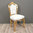 Chaise baroque blanche et or