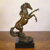 Estatuas de bronce de caballos