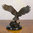 Adler posing - Statue aus Bronze