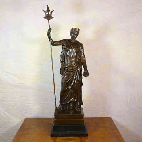 Escultura de bronce de la diosa Hera
