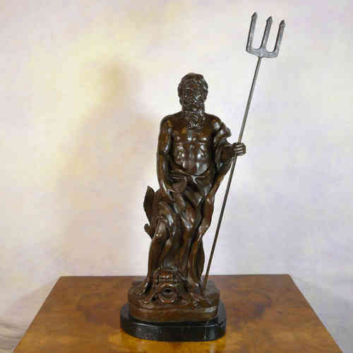 Estatua de bronce de Poseidon - mitología