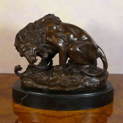 Löwe und Schlange - Bronze Statue