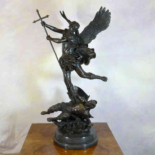 Bronzo St Michael uccide il drago scultura