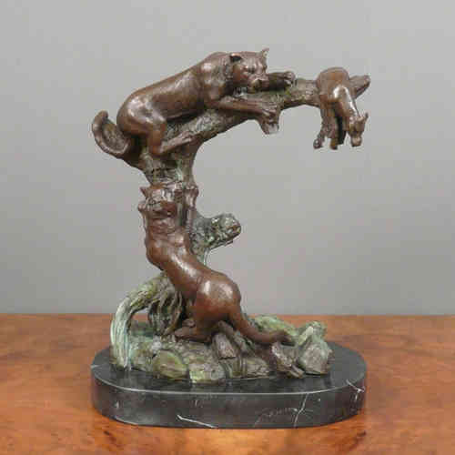 Bronze Sculpture - Cougars hunting