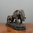 Sculpture en bronze - Éléphant et son éléphanteau