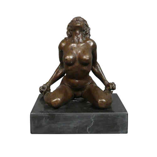 Sculpture en bronze érotique d'une femme