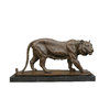 Escultura de bronce de un tigre