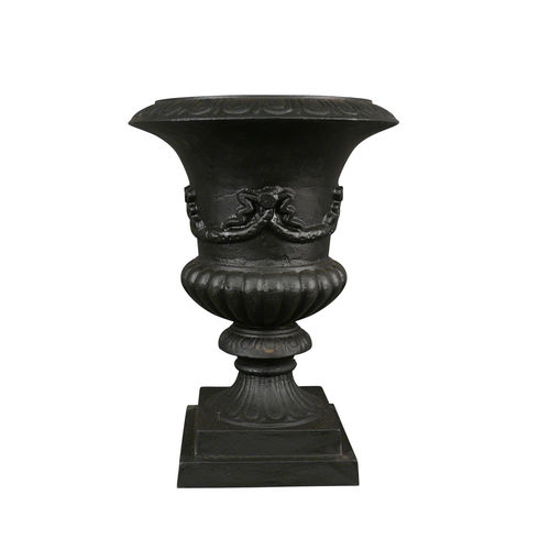 Cast iron urn Medici