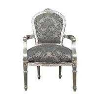 Lire tout le message: Un fauteuil Louis XVI et des meubles de style Louis XV