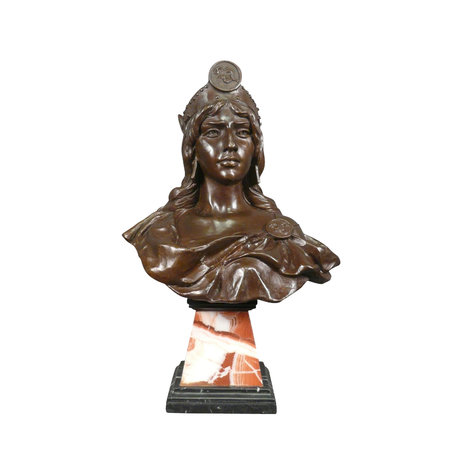 sculpture en bronze d'un buste de Marianne.\\n\\n06/01/2015 20:02